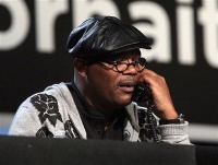 Sam Jackson: Get your ******** money off your wallet dammit!